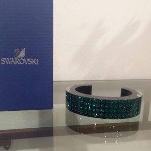 Green authentic swarovski Bracelet